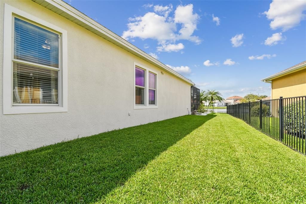 Active With Contract: $485,000 (3 beds, 2 baths, 2023 Square Feet)