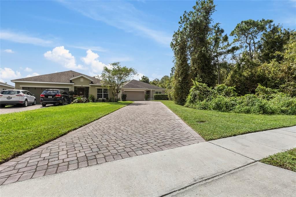 For Sale: $385,000 (3 beds, 2 baths, 1690 Square Feet)