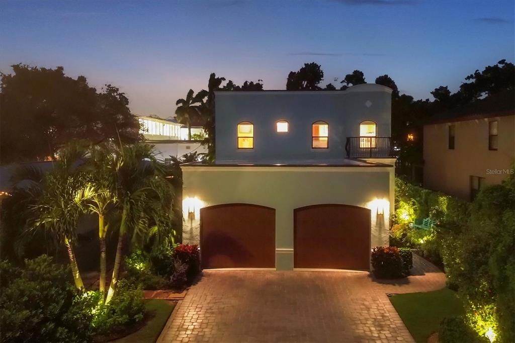 En Venta: $1,899,000 (3 camas, 3 baños, 2714 Pies cuadrados)