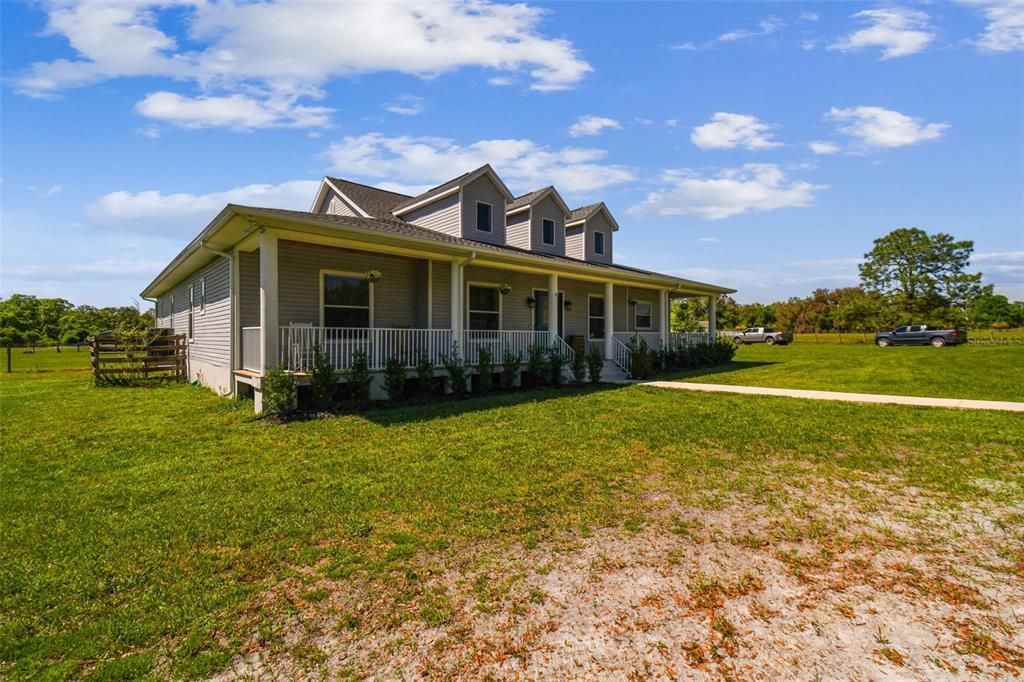 For Sale: $850,000 (4 beds, 3 baths, 2920 Square Feet)