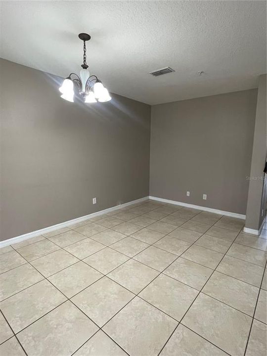 For Rent: $2,300 (4 beds, 2 baths, 1725 Square Feet)