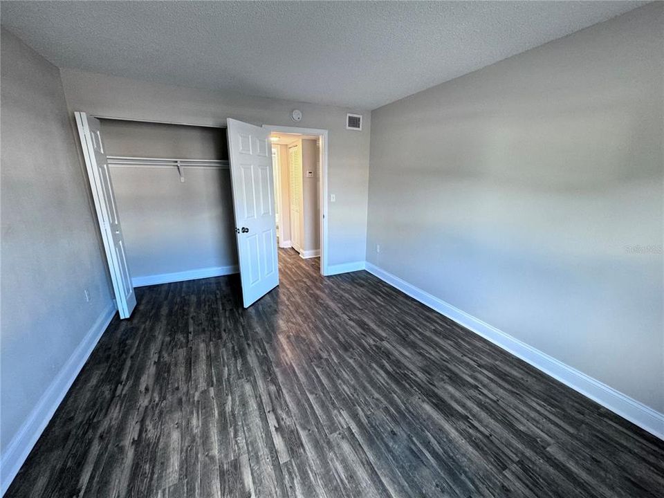 For Sale: $129,000 (1 beds, 1 baths, 777 Square Feet)