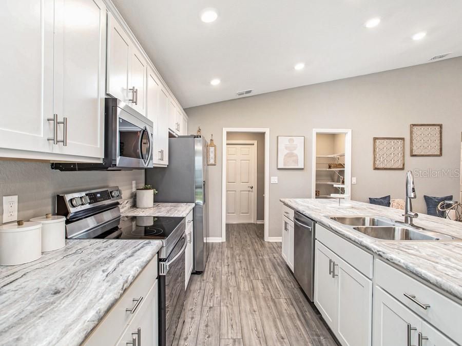 For Sale: $392,180 (3 beds, 2 baths, 1545 Square Feet)