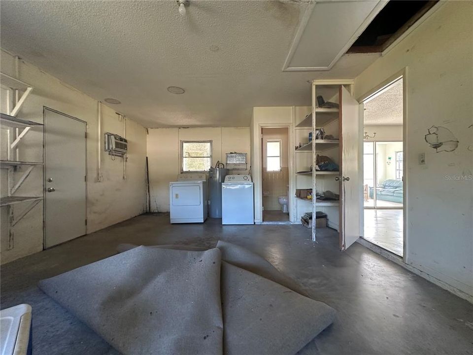 For Sale: $175,000 (2 beds, 1 baths, 1034 Square Feet)