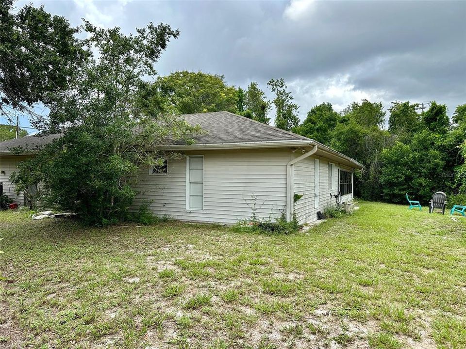 For Sale: $295,000 (3 beds, 2 baths, 1673 Square Feet)