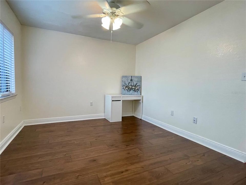 For Sale: $299,900 (3 beds, 2 baths, 1519 Square Feet)