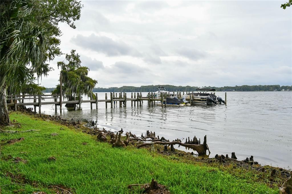 Community dock to Lake Howell