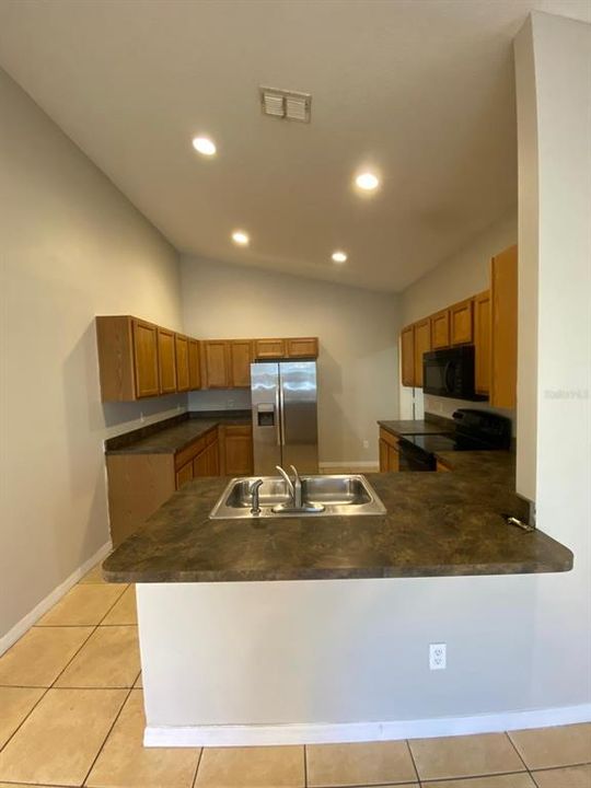 For Rent: $1,595 (3 beds, 2 baths, 1283 Square Feet)