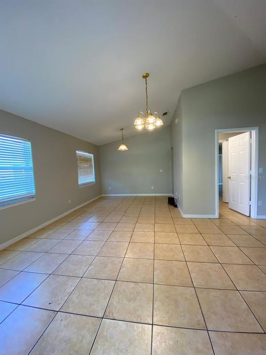 For Rent: $1,595 (3 beds, 2 baths, 1283 Square Feet)