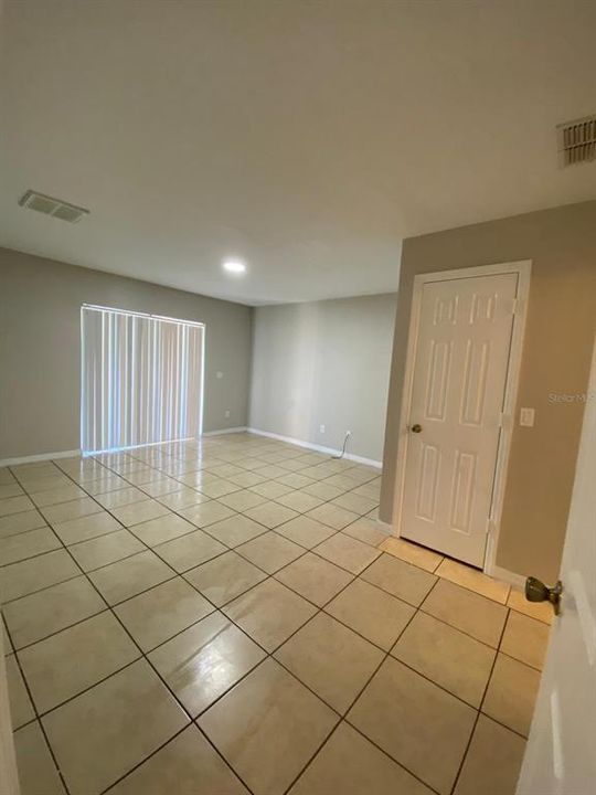 For Rent: $1,595 (3 beds, 2 baths, 1283 Square Feet)