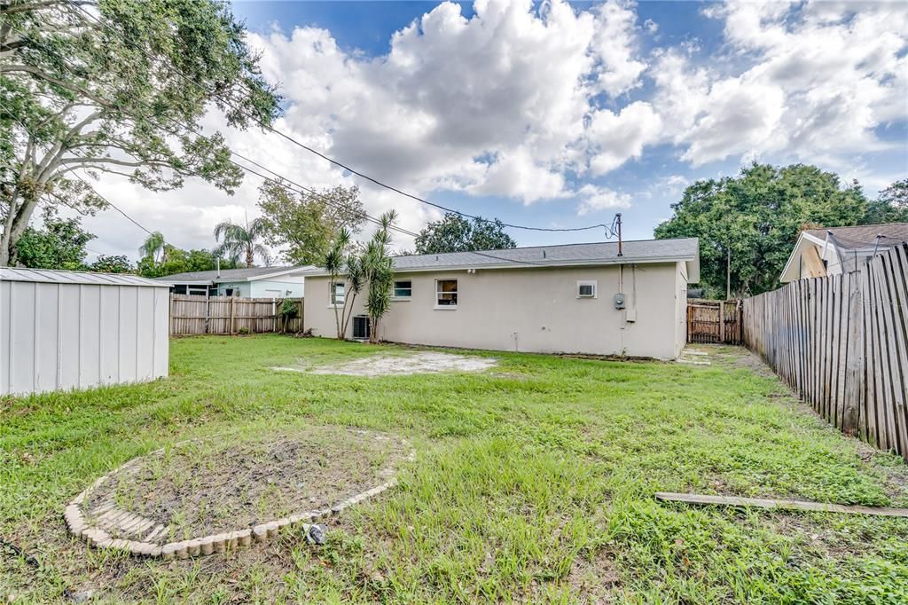 Active With Contract: $339,000 (3 beds, 1 baths, 954 Square Feet)