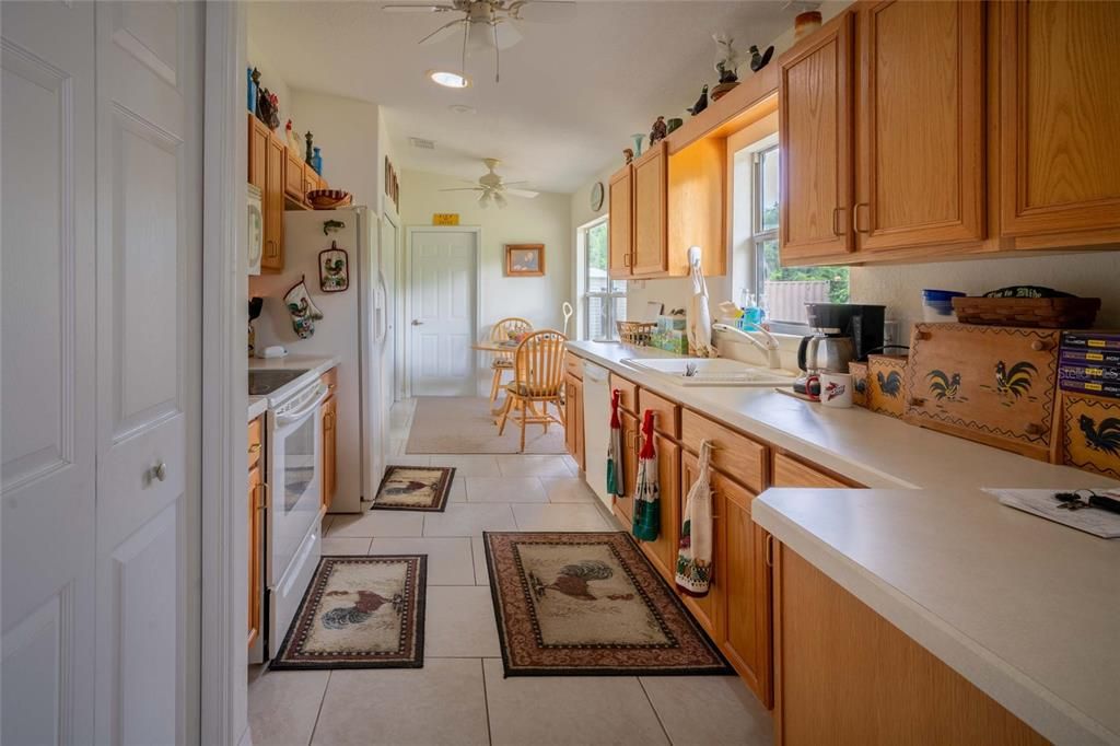 For Sale: $289,900 (3 beds, 2 baths, 1389 Square Feet)