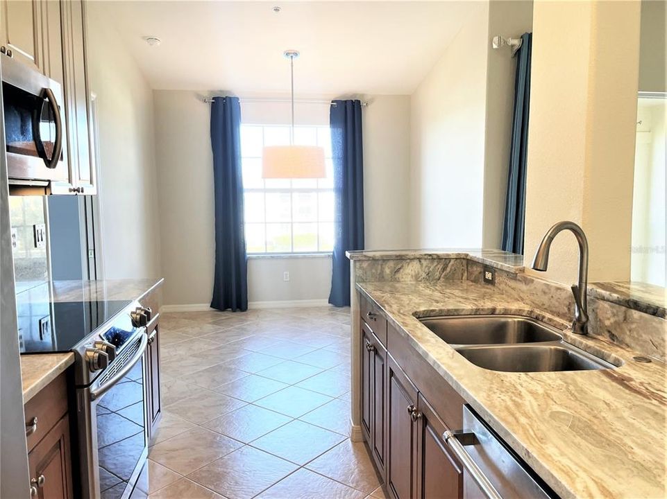 For Rent: $2,500 (3 beds, 2 baths, 1467 Square Feet)