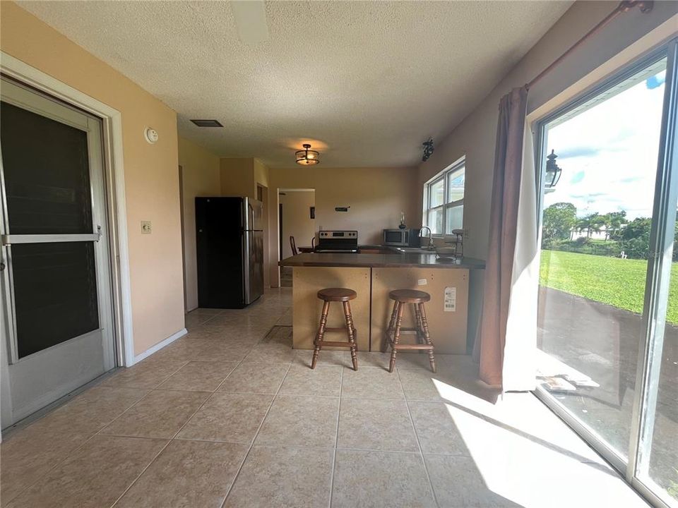 For Sale: $199,000 (2 beds, 2 baths, 1345 Square Feet)