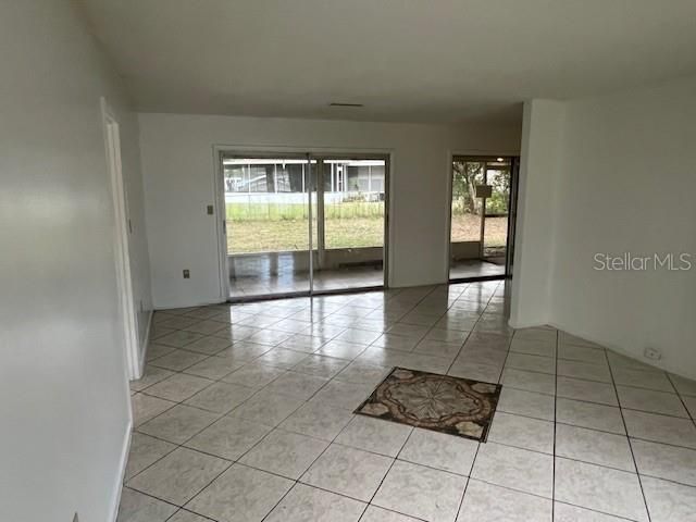 For Rent: $1,650 (3 beds, 2 baths, 1776 Square Feet)