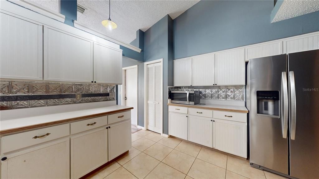 For Sale: $350,000 (4 beds, 2 baths, 2126 Square Feet)