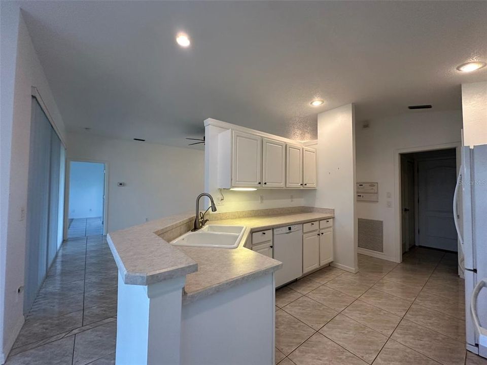 For Rent: $2,800 (3 beds, 2 baths, 1563 Square Feet)