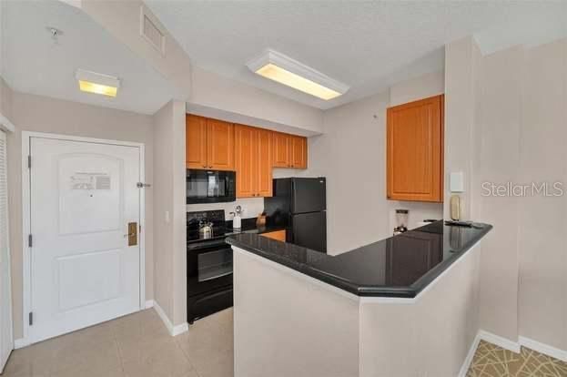 For Sale: $199,990 (1 beds, 1 baths, 671 Square Feet)