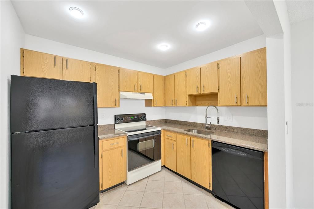 For Rent: $1,345 (1 beds, 1 baths, 800 Square Feet)