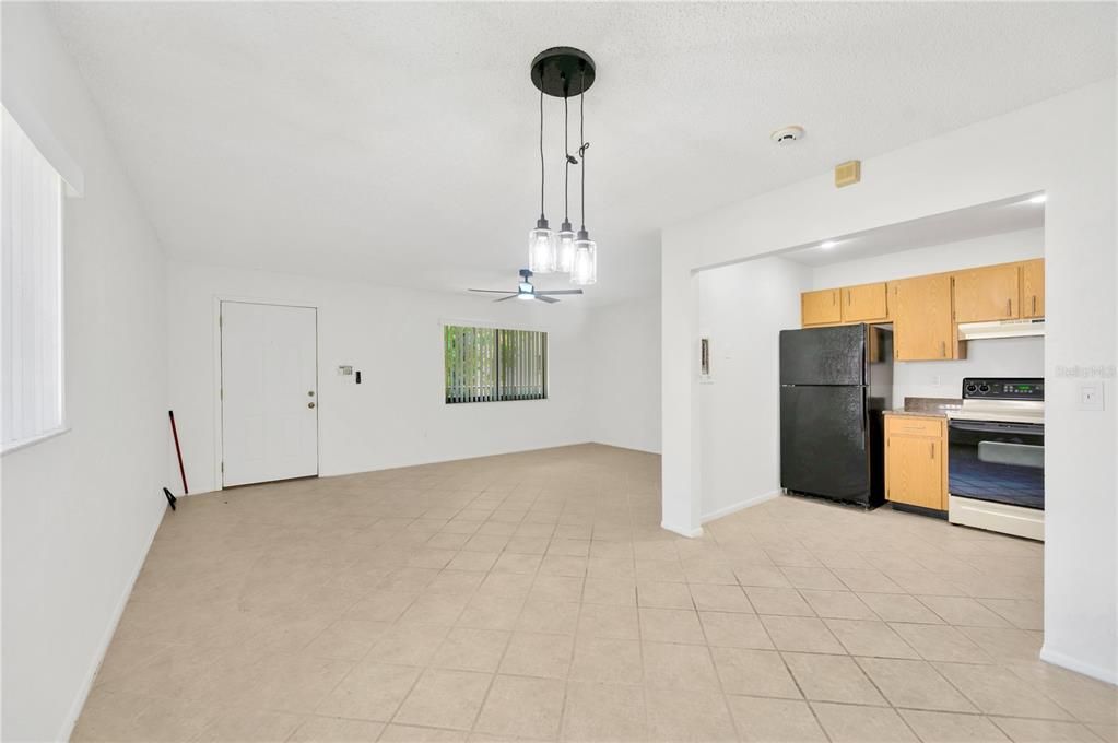 For Rent: $1,345 (1 beds, 1 baths, 800 Square Feet)