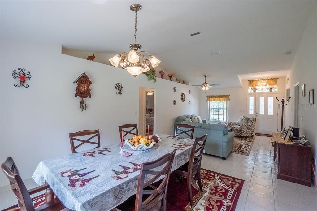 FORMAL DINING ROOM