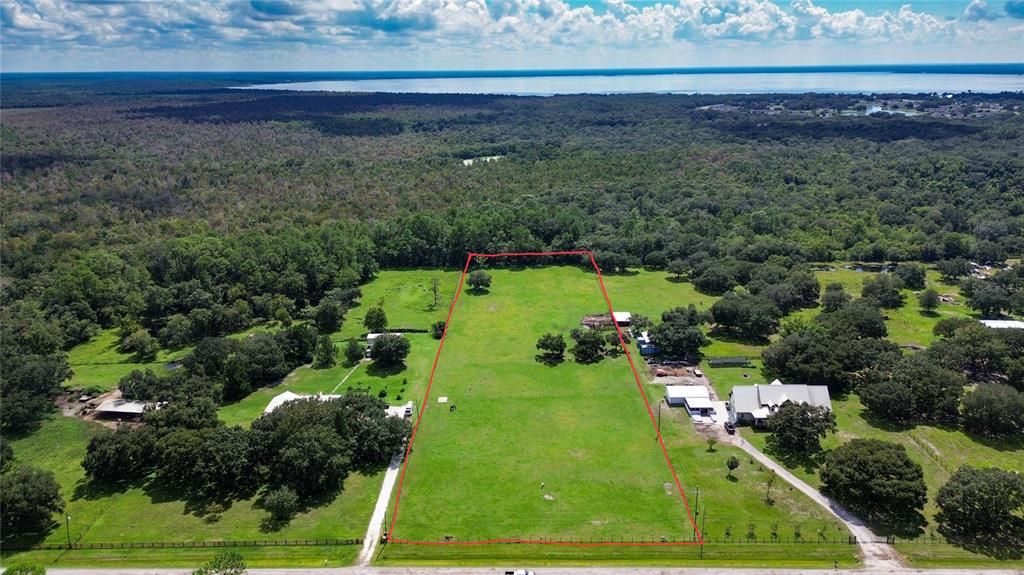 На продажу: $135,000 (5.01 acres)