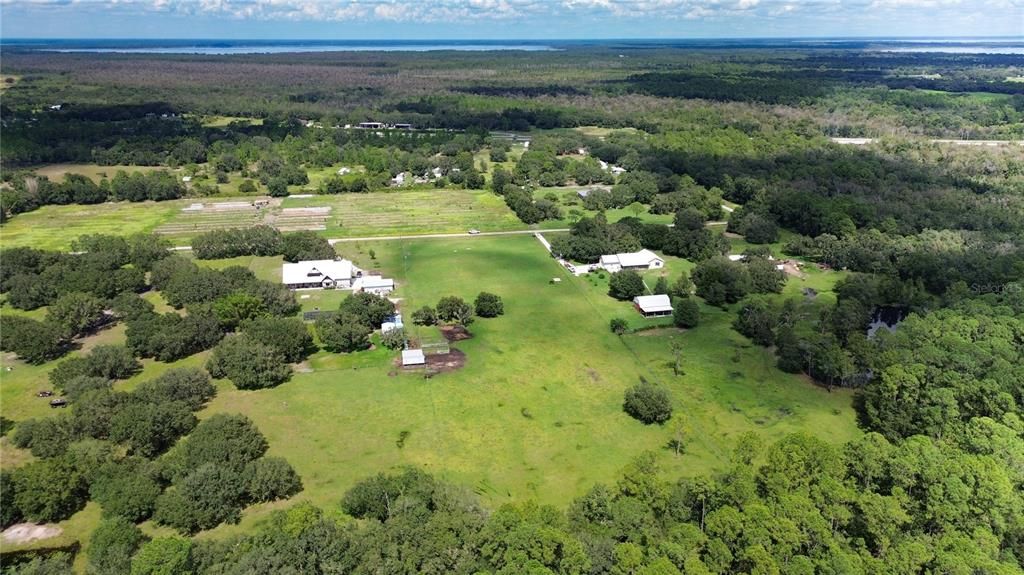 На продажу: $135,000 (5.01 acres)