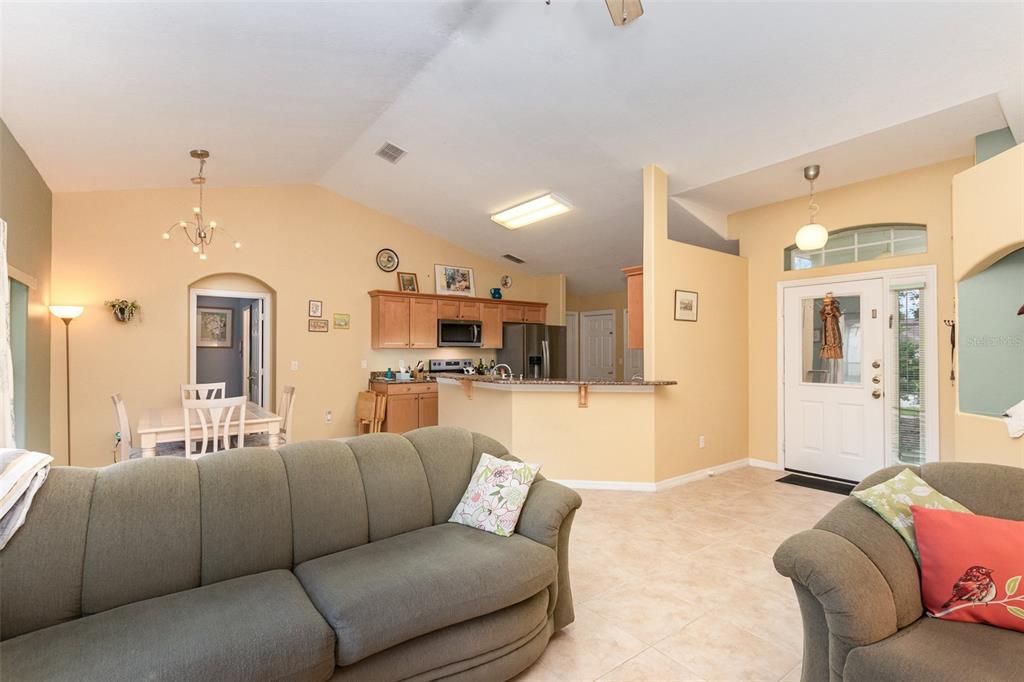 For Sale: $389,900 (4 beds, 2 baths, 1632 Square Feet)