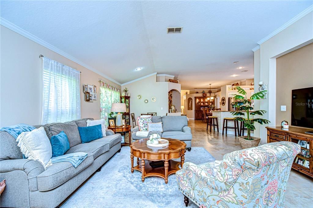 For Sale: $639,900 (4 beds, 2 baths, 1929 Square Feet)