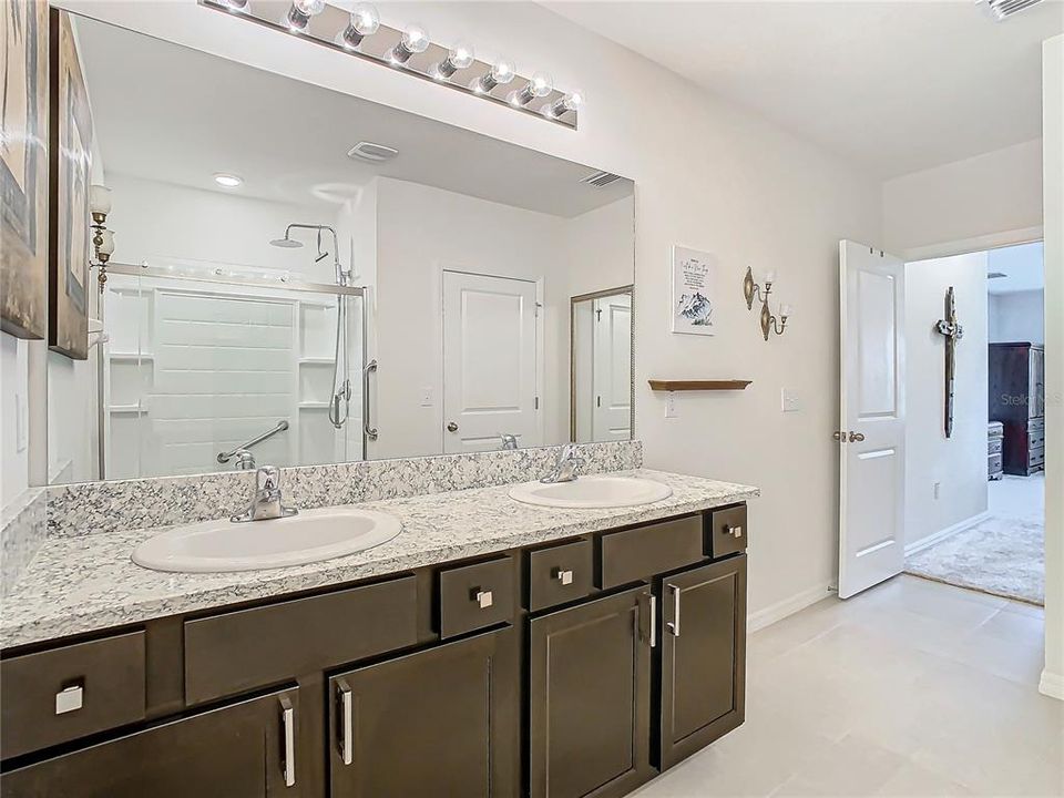 For Sale: $332,500 (3 beds, 2 baths, 1690 Square Feet)