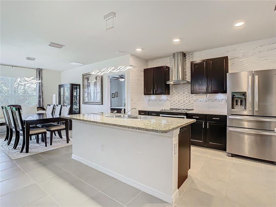 For Sale: $332,500 (3 beds, 2 baths, 1690 Square Feet)