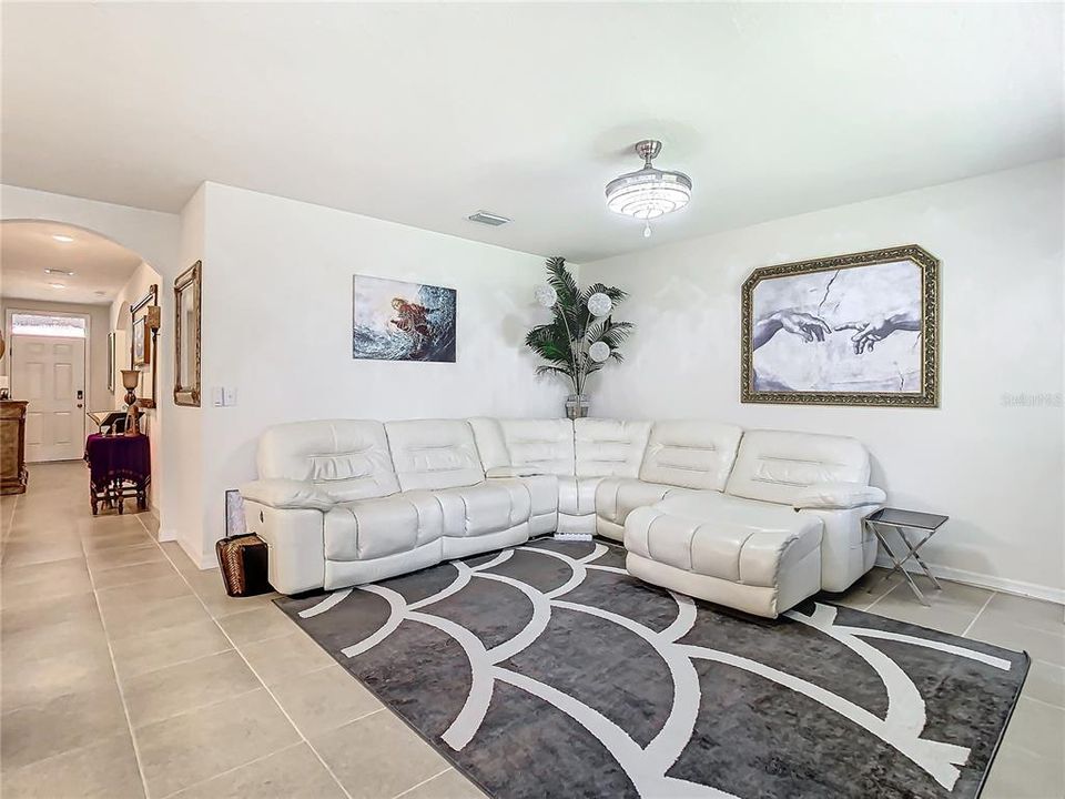 For Sale: $332,500 (3 beds, 2 baths, 1690 Square Feet)