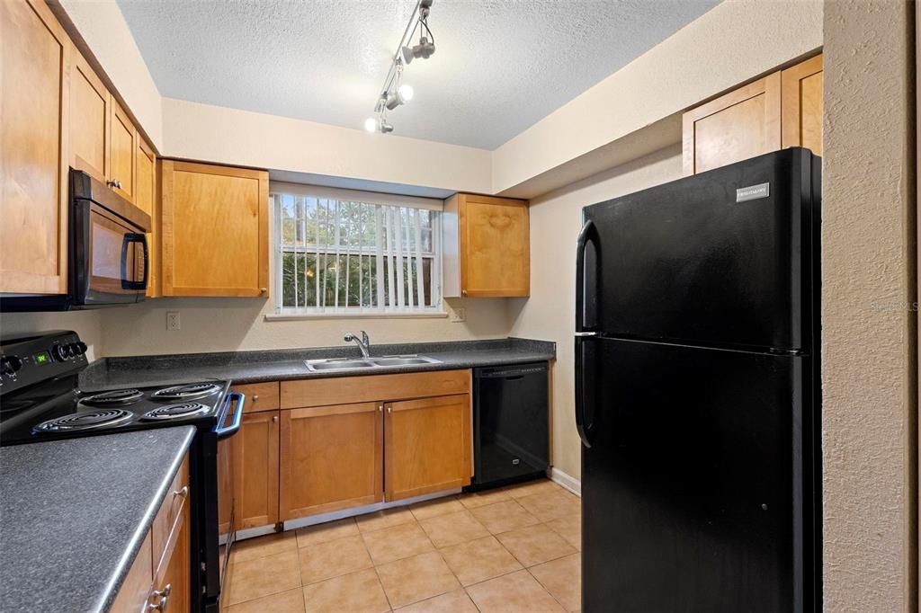 For Sale: $144,000 (3 beds, 2 baths, 1181 Square Feet)