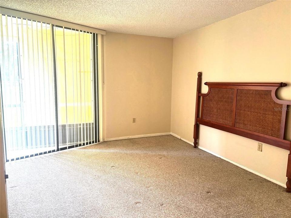 For Sale: $192,000 (2 beds, 2 baths, 960 Square Feet)