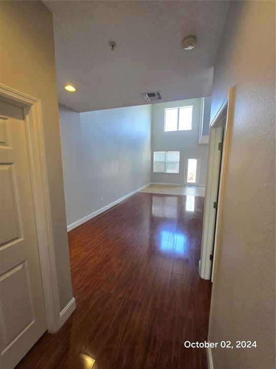 For Rent: $2,320 (3 beds, 2 baths, 1570 Square Feet)