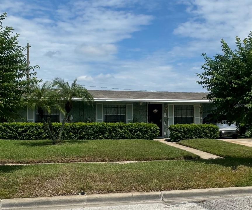 For Sale: $299,900 (3 beds, 2 baths, 1740 Square Feet)