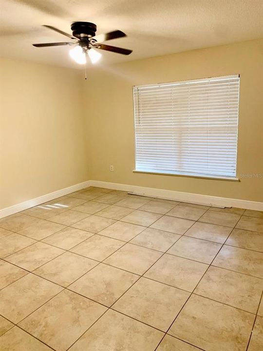 For Rent: $2,500 (5 beds, 2 baths, 2774 Square Feet)