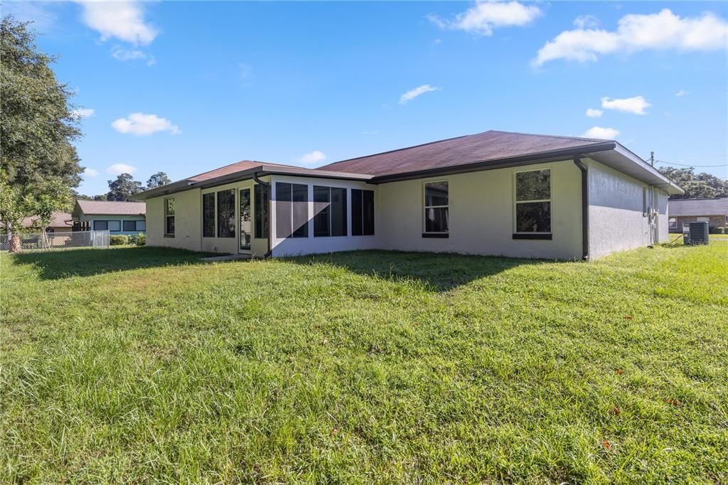 For Sale: $299,000 (3 beds, 2 baths, 1948 Square Feet)