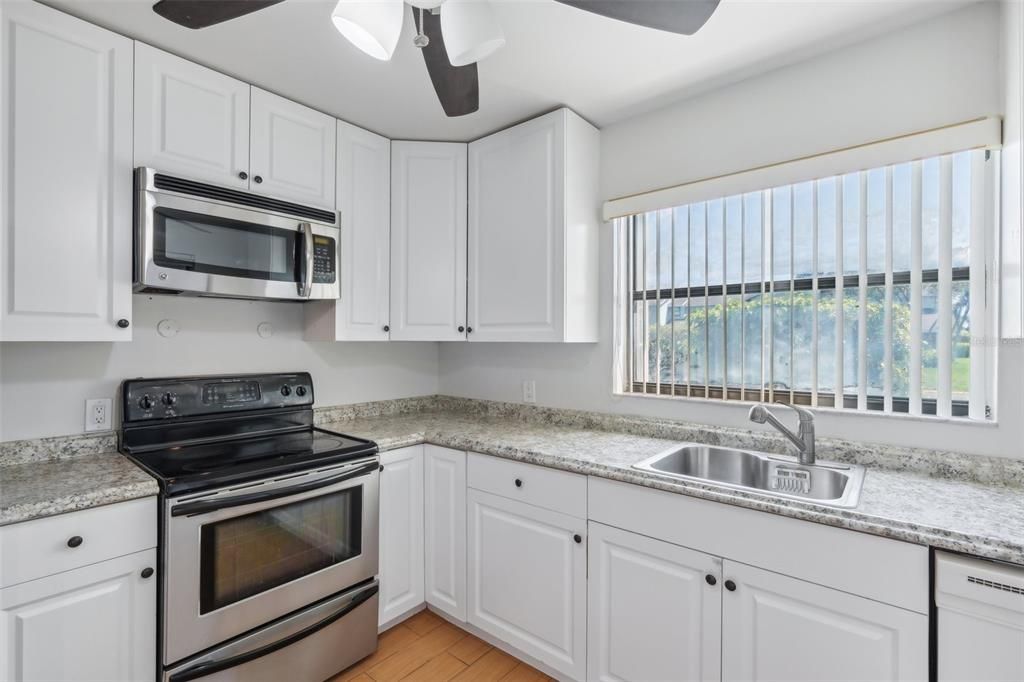 For Sale: $365,000 (3 beds, 2 baths, 1413 Square Feet)