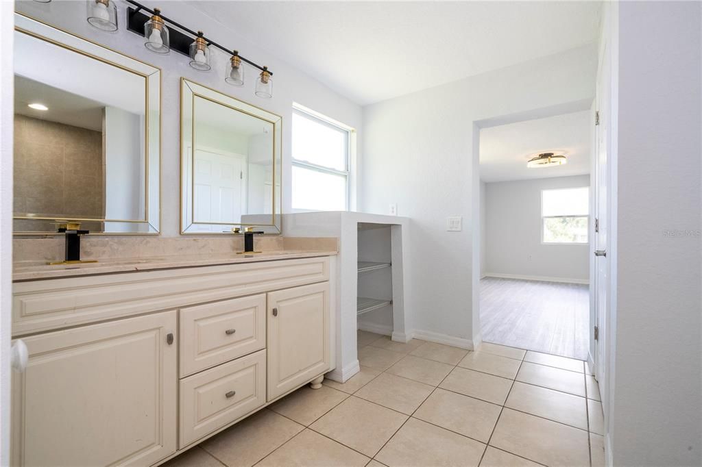 For Sale: $349,950 (3 beds, 2 baths, 1584 Square Feet)