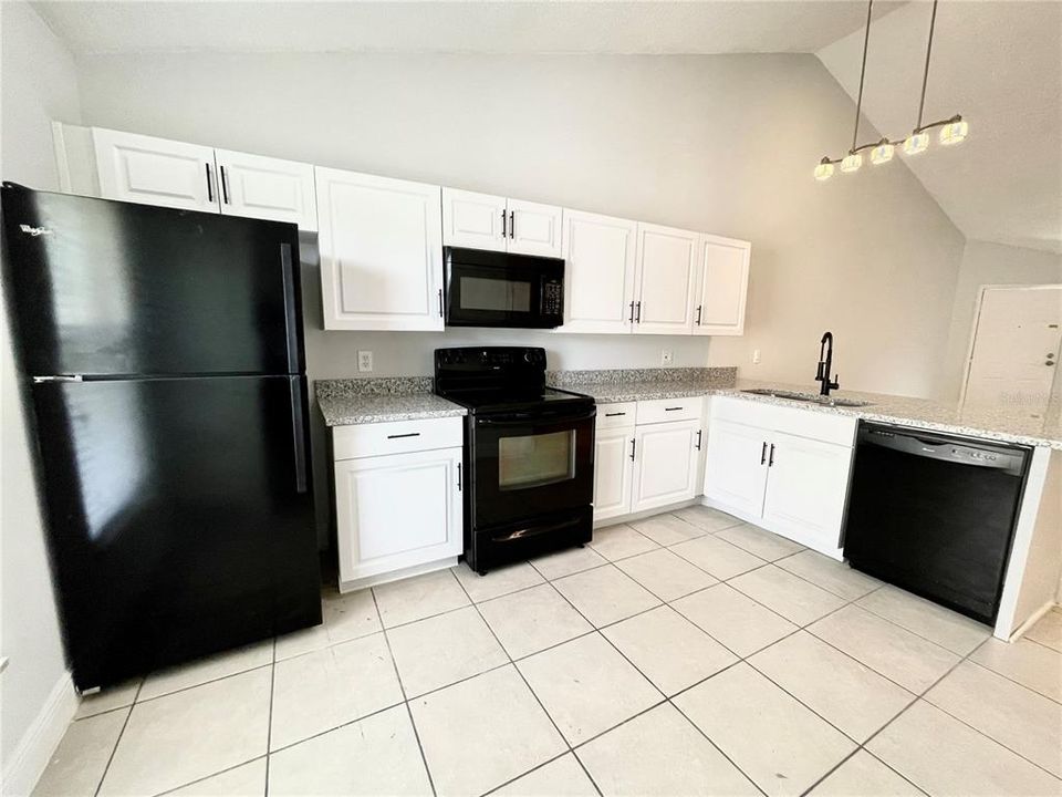 For Rent: $1,675 (2 beds, 2 baths, 840 Square Feet)