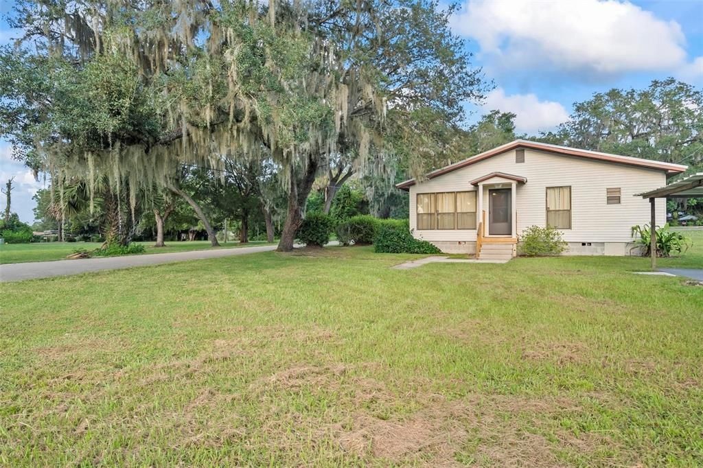 For Sale: $225,000 (3 beds, 2 baths, 1664 Square Feet)