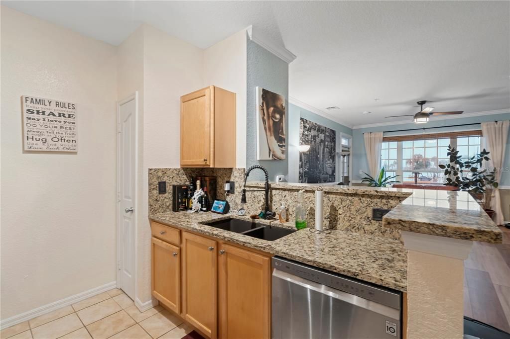 For Sale: $340,000 (2 beds, 2 baths, 1054 Square Feet)