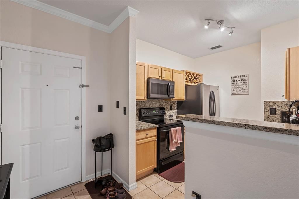 For Sale: $340,000 (2 beds, 2 baths, 1054 Square Feet)