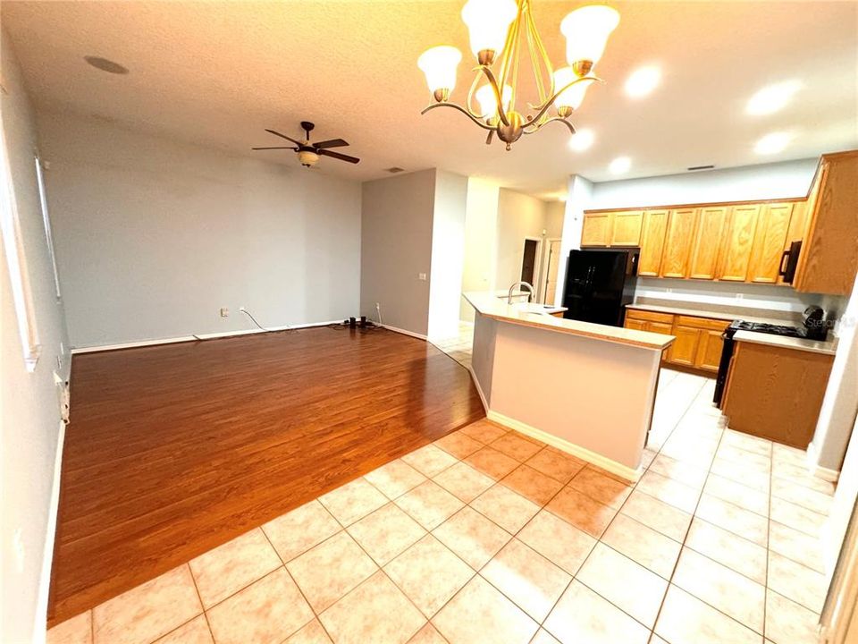 For Rent: $2,300 (3 beds, 2 baths, 2189 Square Feet)