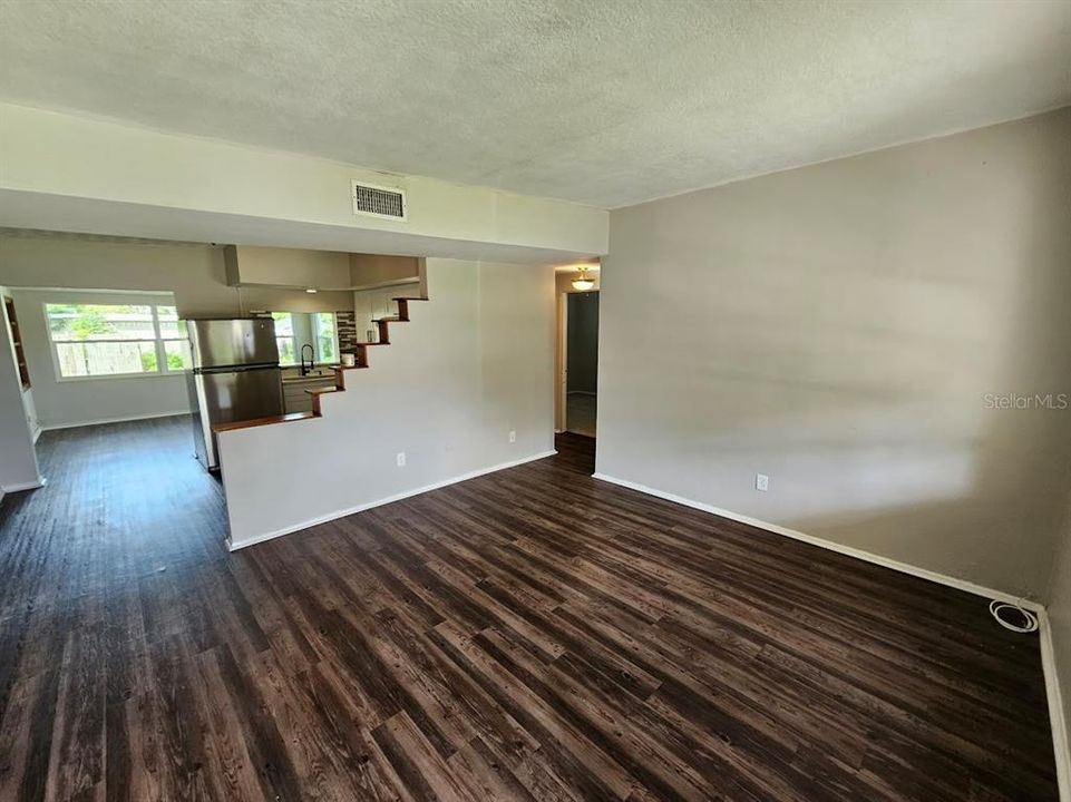 For Sale: $249,900 (4 beds, 2 baths, 1579 Square Feet)