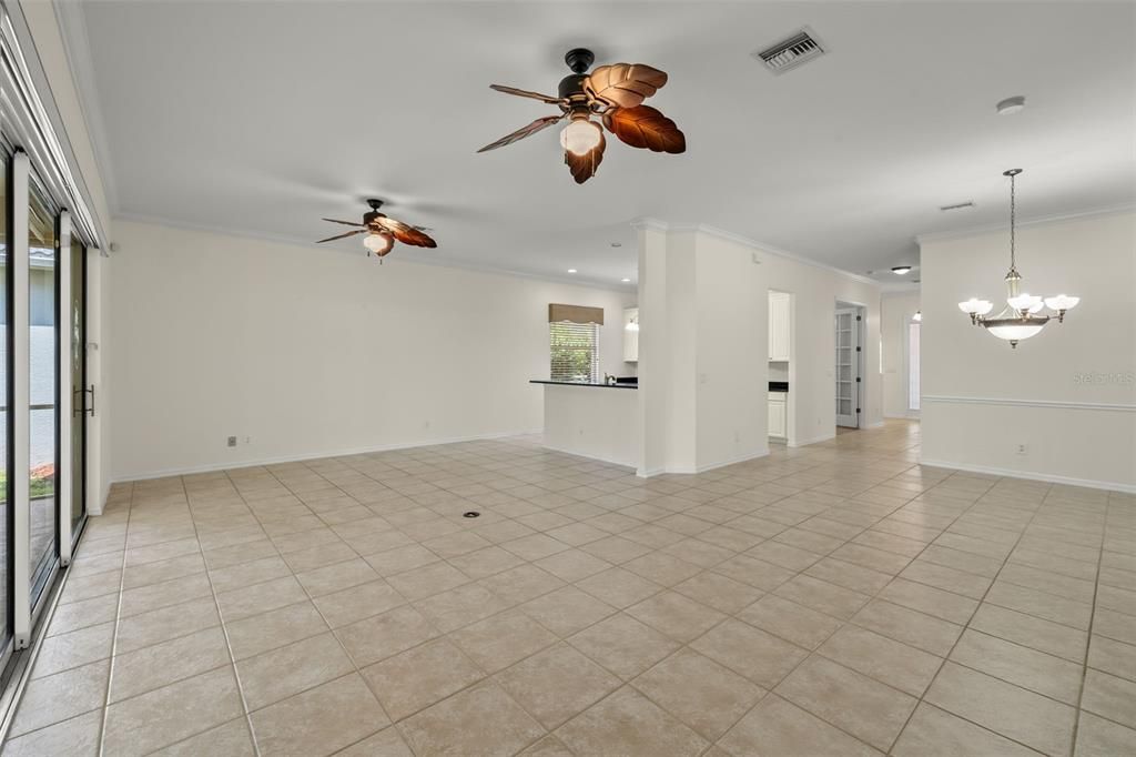 For Sale: $379,900 (2 beds, 2 baths, 1834 Square Feet)