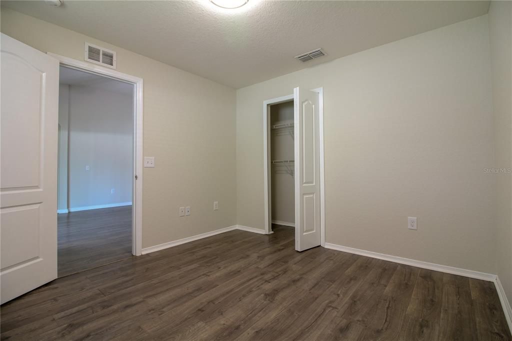 For Rent: $2,200 (4 beds, 2 baths, 1871 Square Feet)