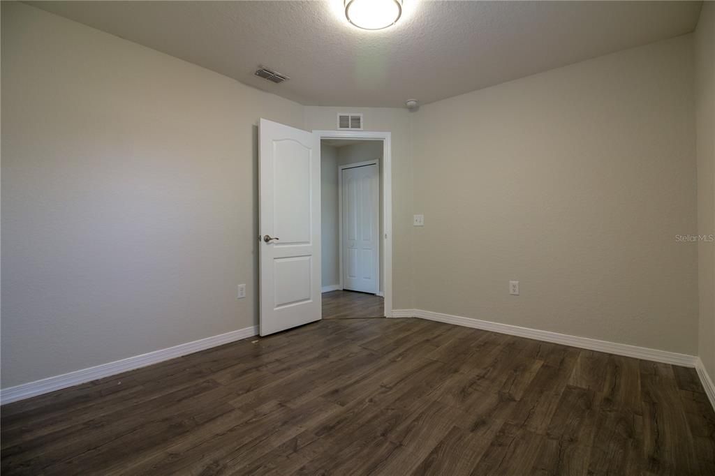 For Rent: $2,200 (4 beds, 2 baths, 1871 Square Feet)