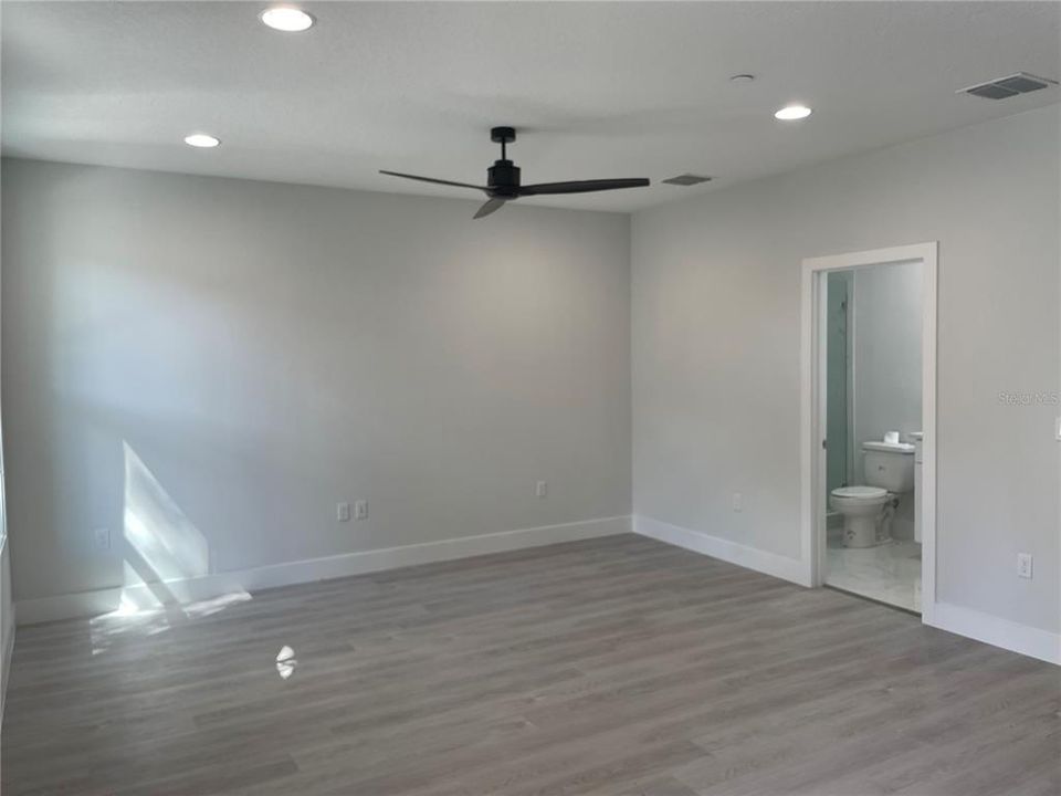 For Rent: $3,700 (2 beds, 3 baths, 2117 Square Feet)